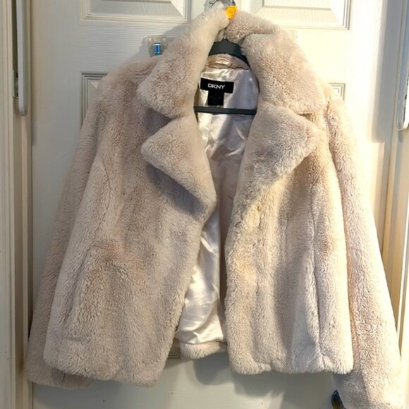 Dkny Jackets & Blazers - DKNY Faux Fur Short Jacket Coat Women’s S White‎
